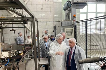 Кандидат в Президенты РФ от КПРФ Николай Харитонов посетил ЗАО «Щёлковохлеб» в Подмосковье