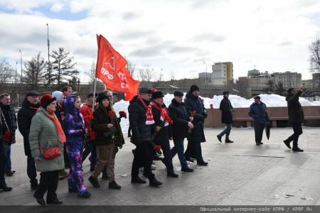 Н.М. Харитонов возложил цветы к монументу «Аллея Космонавтов»