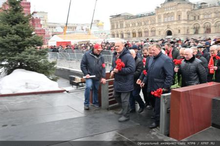 «Дерево сильно своими корнями». 5 марта Г.А. Зюганов и Н.М. Харитонов почтили память И.В. Сталина