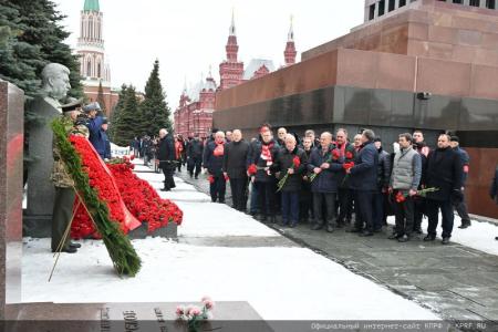 «Дерево сильно своими корнями». 5 марта Г.А. Зюганов и Н.М. Харитонов почтили память И.В. Сталина
