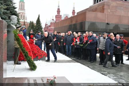 «Дерево сильно своими корнями». 5 марта Г.А. Зюганов и Н.М. Харитонов почтили память И.В. Сталина