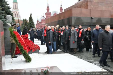«Дерево сильно своими корнями». 5 марта Г.А. Зюганов и Н.М. Харитонов почтили память И.В. Сталина