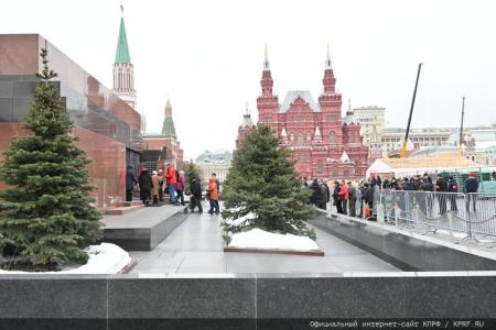 «Дерево сильно своими корнями». 5 марта Г.А. Зюганов и Н.М. Харитонов почтили память И.В. Сталина