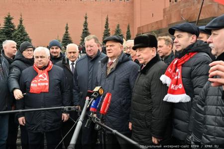 «Дерево сильно своими корнями». 5 марта Г.А. Зюганов и Н.М. Харитонов почтили память И.В. Сталина