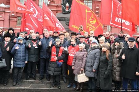 «Дерево сильно своими корнями». 5 марта Г.А. Зюганов и Н.М. Харитонов почтили память И.В. Сталина