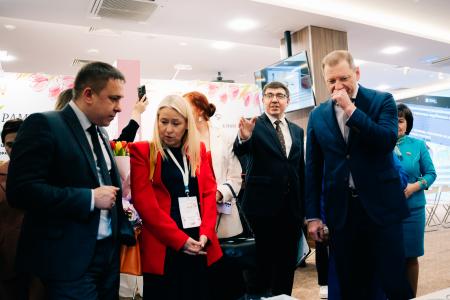 Ульяновская область. Айрат Гибатдинов посетил форум деловых женщин
