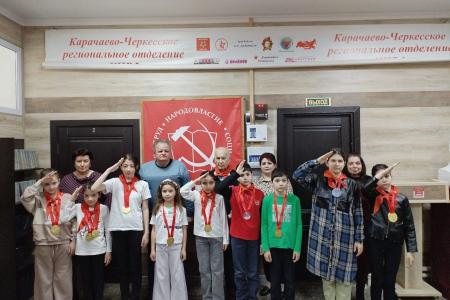 Карачаево-Черкесия. Коммунисты провели провели викторину "Хочу быть как Гагарин"