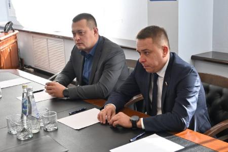 Член Совета Федерации РФ А.М. Гибатдинов работает в Ульяновской области