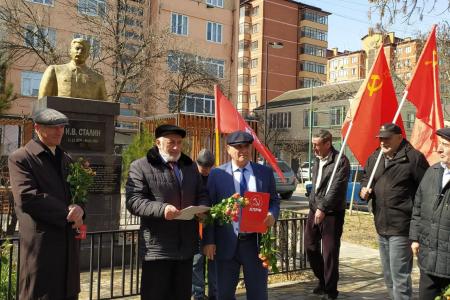 Коммунисты Дагестана почтили память И.В. Сталина