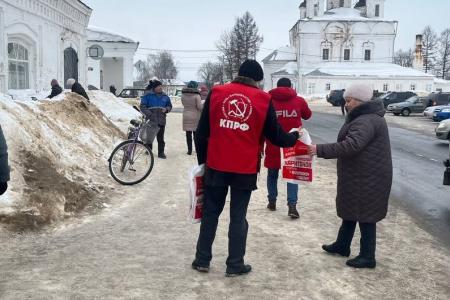 Доверенные лица кандидата в Президенты Николая Харитонова провели серию встреч с жителями Лухского района Ивановской области