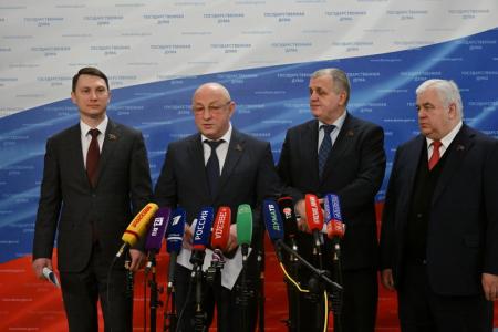 Н.В. Коломейцев, Р.И. Кочиев и А.В. Прокофьев выступили перед журналистами в Госдуме