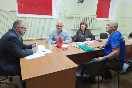 Руководитель фракции КПРФ в Мособлдуме Александр Наумов провел прием граждан в Коломне