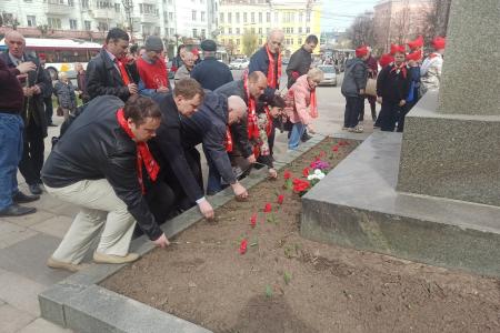 Коммунисты и жители Рязани отметили День космонавтики
