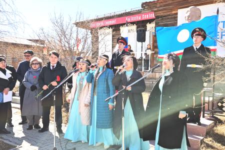 Коммунисты отметили День образования Якутской АССР