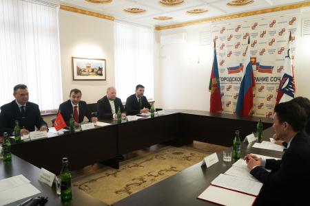 В Сочи прошла встреча активистов КПРФ с делегацией КНДР и Трудовой партии Кореи