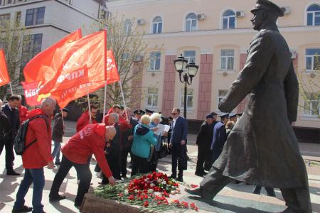 Коммунисты в Брянске отметили 63-летие первого полёта человека в космос