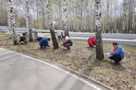 Рязанские коммунисты и комсомольцы вышли на субботник