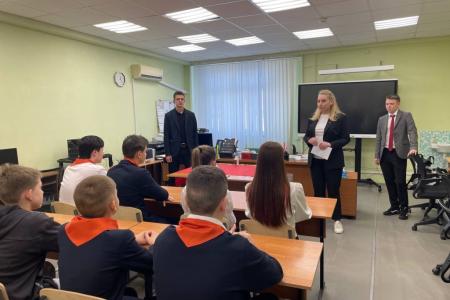 Зампред Комитета Госдумы по защите семьи Мария Дробот посетила пензенскую школу №58