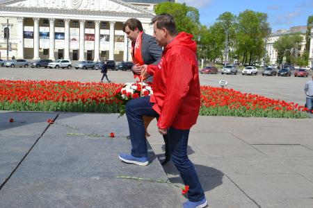 Воронеж. Под красными ленинскими знамёнами - к социалистическому возрождению Отечества