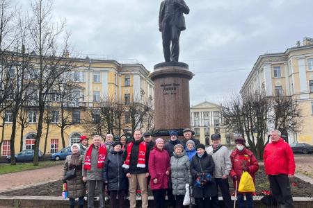 Санкт-Петербург. Райкомы КПРФ провели мероприятия, приуроченные ко Дню рождения Ленина