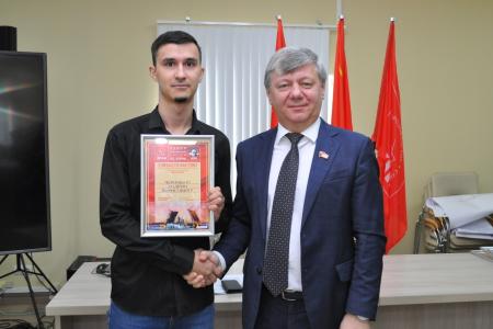 Дмитрий Новиков на партийно-профсоюзных курсах в Санкт-Петербурге: “Возможности профсоюзов и влияние коммунистов должны служить рабочему классу и всем трудящимся”