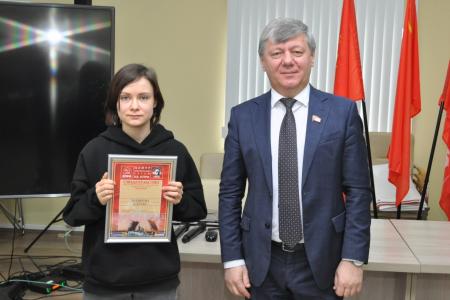 Дмитрий Новиков на партийно-профсоюзных курсах в Санкт-Петербурге: “Возможности профсоюзов и влияние коммунистов должны служить рабочему классу и всем трудящимся”