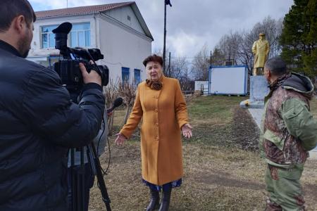 Тюменская область. Лидер местных коммунистов Тамара Казанцева поздравила жителей села Шипаково с юбилеем Юргинского района