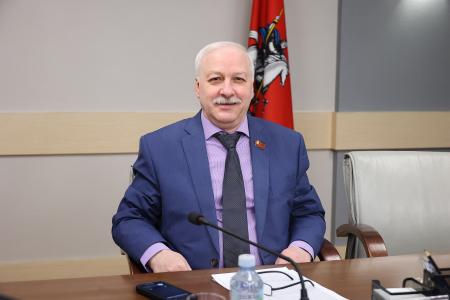 Репортаж о круглом столе в Московской городской Думе, посвященном творческому наследию В.И. Ленина