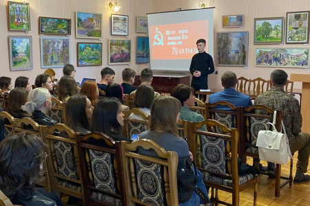Депутат-коммунист Госсовета Крыма И. Донченко: Копия Знамени Победы будет передана нашим бойцам в зоне СВО