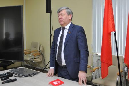 Дмитрий Новиков на партийно-профсоюзных курсах в Санкт-Петербурге: “Возможности профсоюзов и влияние коммунистов должны служить рабочему классу и всем трудящимся”