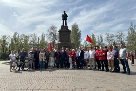 В Самаре возложили цветы в день 154-ой годовщины со дня рождения Владимира Ленина