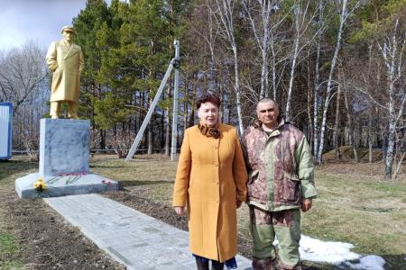 Тюменская область. Лидер местных коммунистов Тамара Казанцева поздравила жителей села Шипаково с юбилеем Юргинского района
