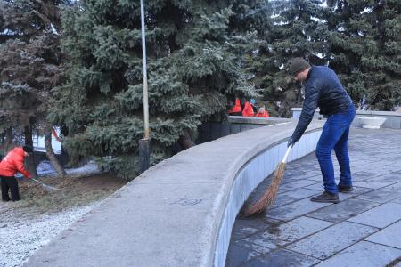 В Омске начались Ленинские субботники