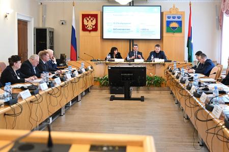 По инициативе фракции КПРФ в Тюменской облдуме состоялся круглый стол на тему реализации закона о «гаражной амнистии»