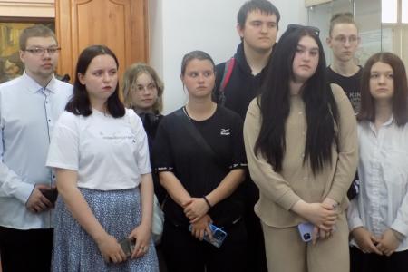 Воронежская область. На примере советских ученых, врачей, космонавтов молодежь учится любви к Родине,  считает депутат Сергей Гаврилов