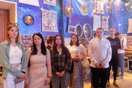 Воронежская область. На примере советских ученых, врачей, космонавтов молодежь учится любви к Родине,  считает депутат Сергей Гаврилов
