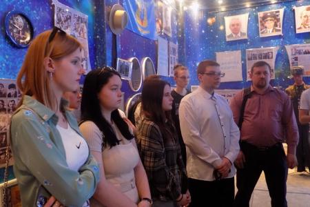 Воронежская область. На примере советских ученых, врачей, космонавтов молодежь учится любви к Родине,  считает депутат Сергей Гаврилов
