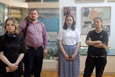 Воронежская область. На примере советских ученых, врачей, космонавтов молодежь учится любви к Родине,  считает депутат Сергей Гаврилов