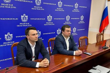 Представители Ленинского комсомола приняли участие в заседании Молодежного парламента при Государственной Думе
