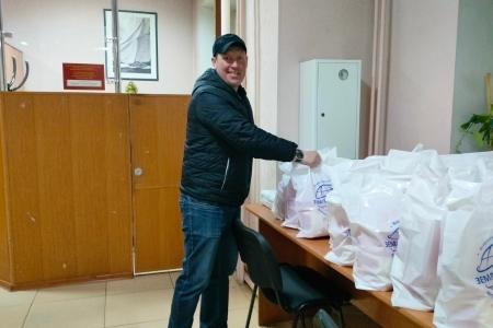 Забайкальские коммунисты и комсомольцы провели «космический» праздник для детей из общества слепых