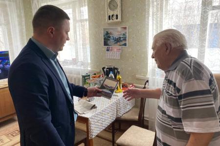 Ульяновские коммунисты поздравили с днем рождения ветерана Великой Отечественной войны А.А. Маклаева