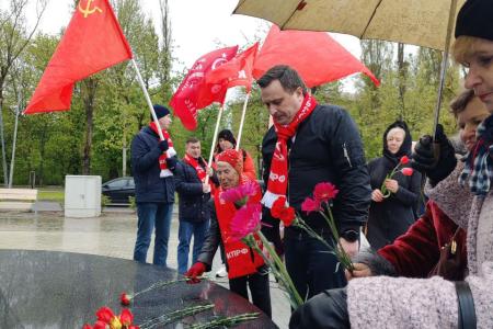 Коммунисты Калининграда: Ленин всегда с нами!