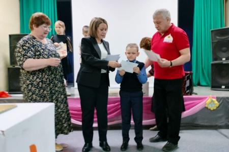 Забайкальские коммунисты и активисты движения «Русский Лад» вручили подарки участникам и призёрам детского конкурса ко Дню космонавтики