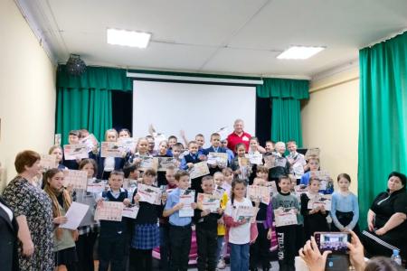 Забайкальские коммунисты и активисты движения «Русский Лад» вручили подарки участникам и призёрам детского конкурса ко Дню космонавтики