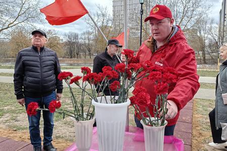 «Он сказал – поехали!». Ивановские коммунисты отметили День космонавтики рядом мероприятий