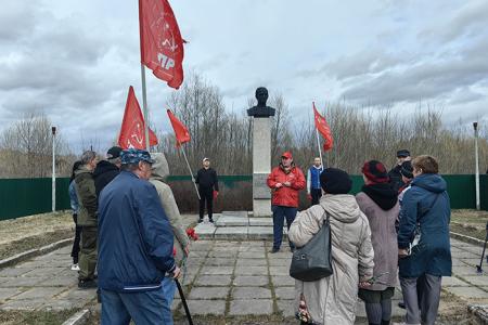 «Он сказал – поехали!». Ивановские коммунисты отметили День космонавтики рядом мероприятий
