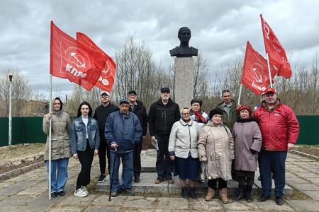 «Он сказал – поехали!». Ивановские коммунисты отметили День космонавтики рядом мероприятий