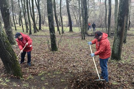 Ивановские коммунисты приняли участие в общегородском субботнике на мемориале «Красная Талка»
