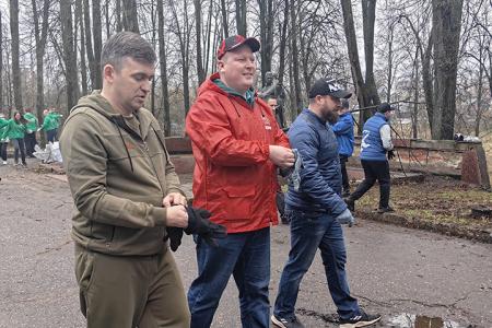 Ивановские коммунисты приняли участие в общегородском субботнике на мемориале «Красная Талка»