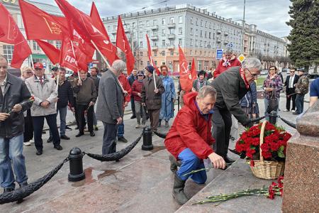 День рождения В.И. Ленина в Иванове прошёл торжественно и людно
